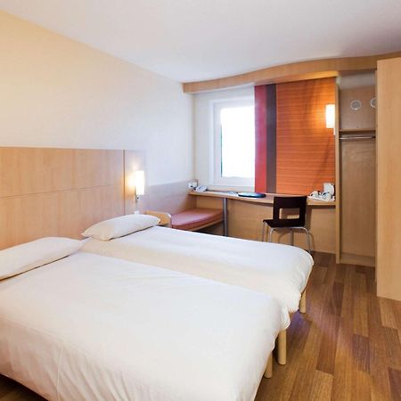 Отель Ibis Bristol Temple Meads Экстерьер фото