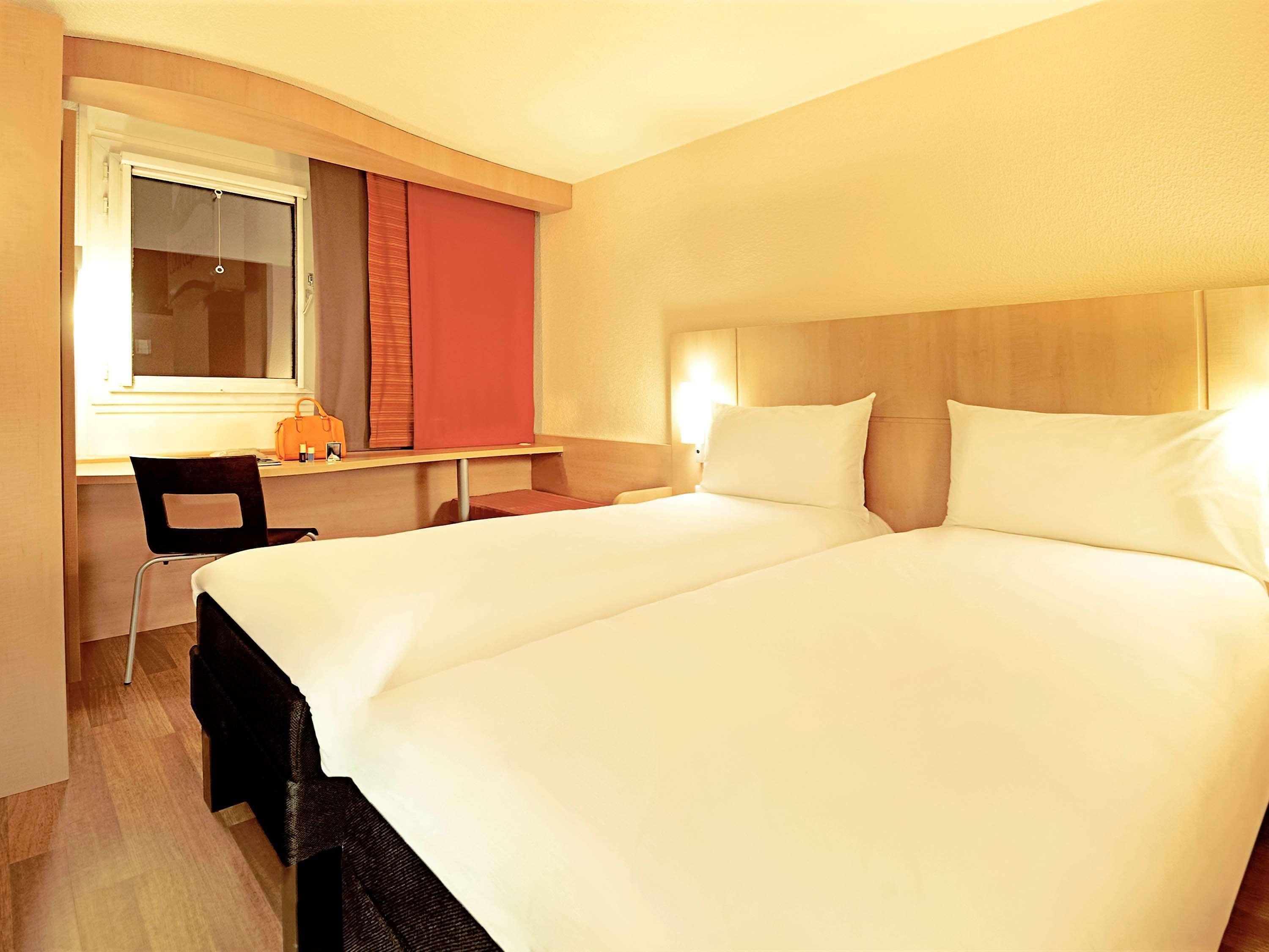 Отель Ibis Bristol Temple Meads Экстерьер фото
