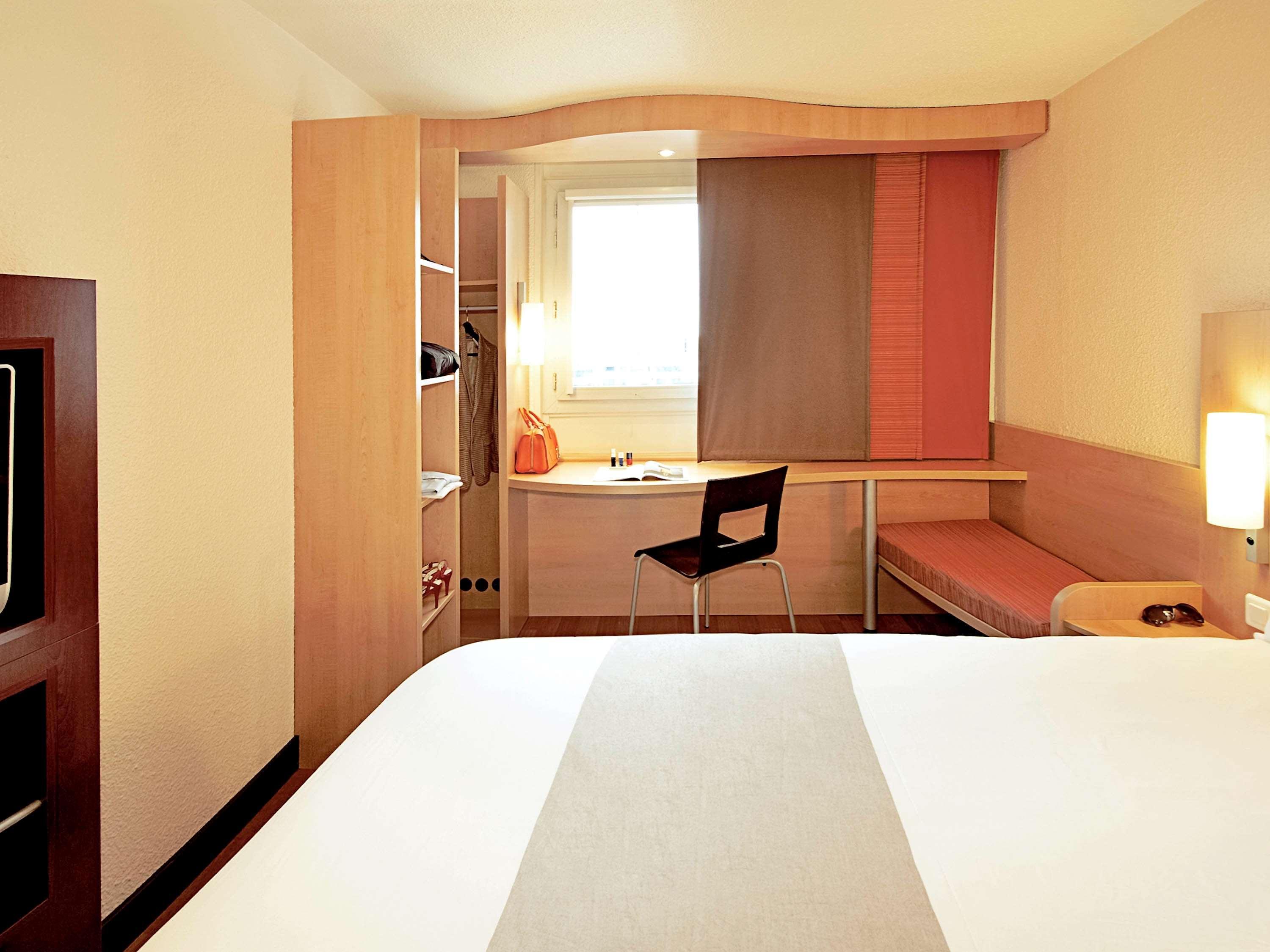 Отель Ibis Bristol Temple Meads Экстерьер фото