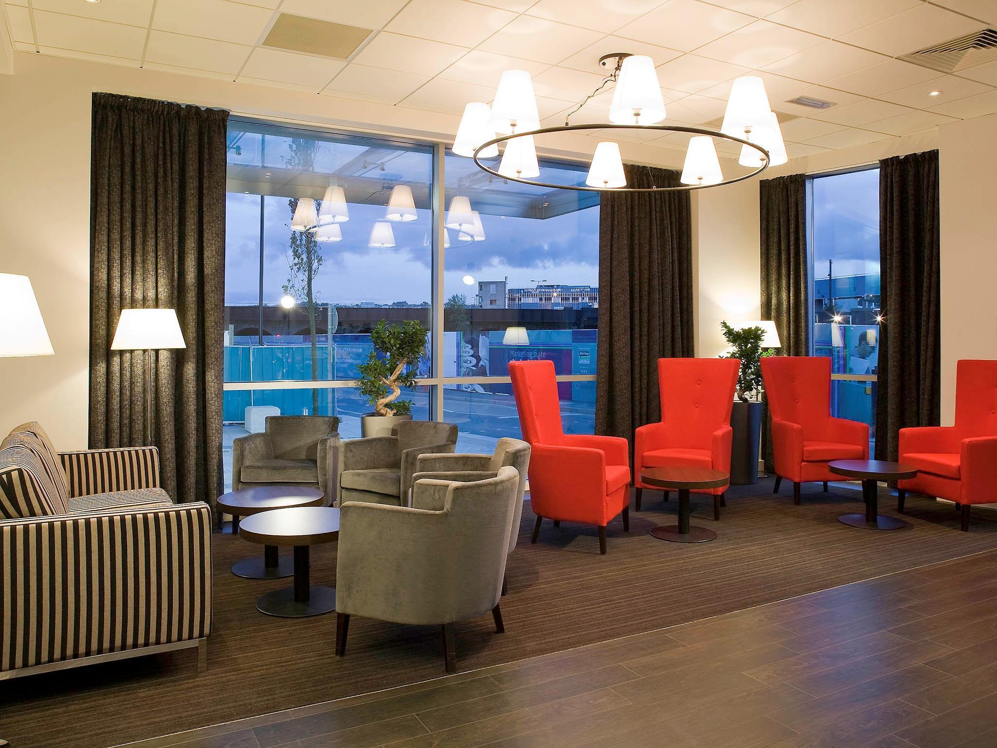 Отель Ibis Bristol Temple Meads Экстерьер фото