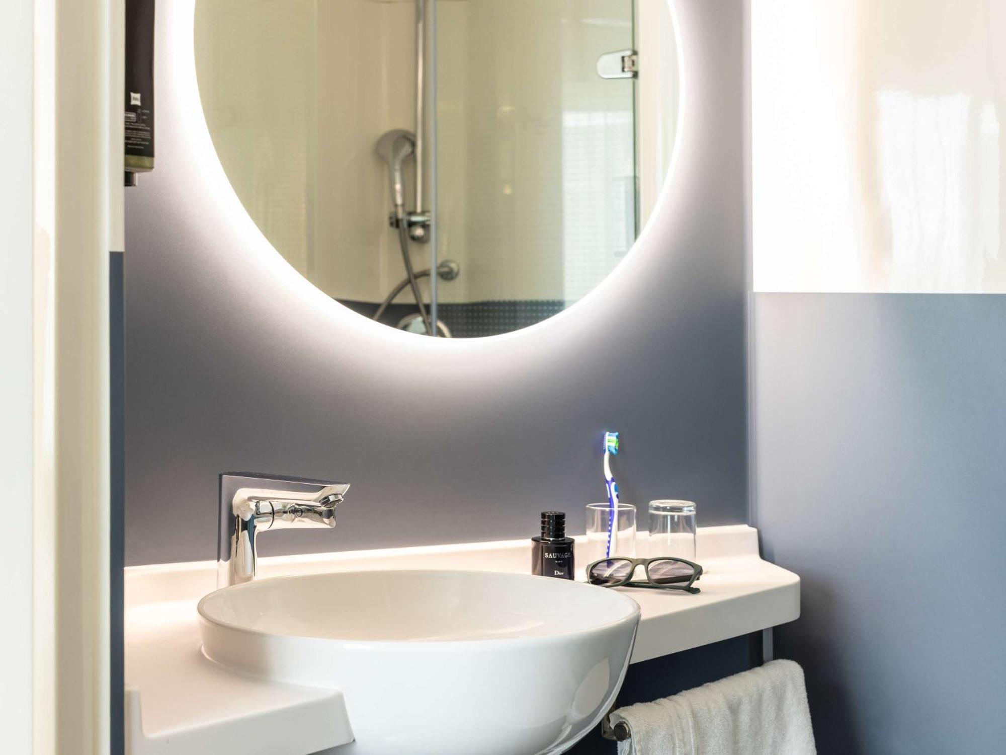 Отель Ibis Bristol Temple Meads Экстерьер фото