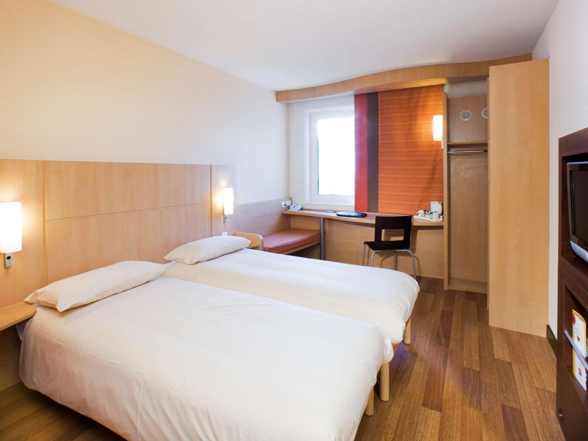 Отель Ibis Bristol Temple Meads Экстерьер фото