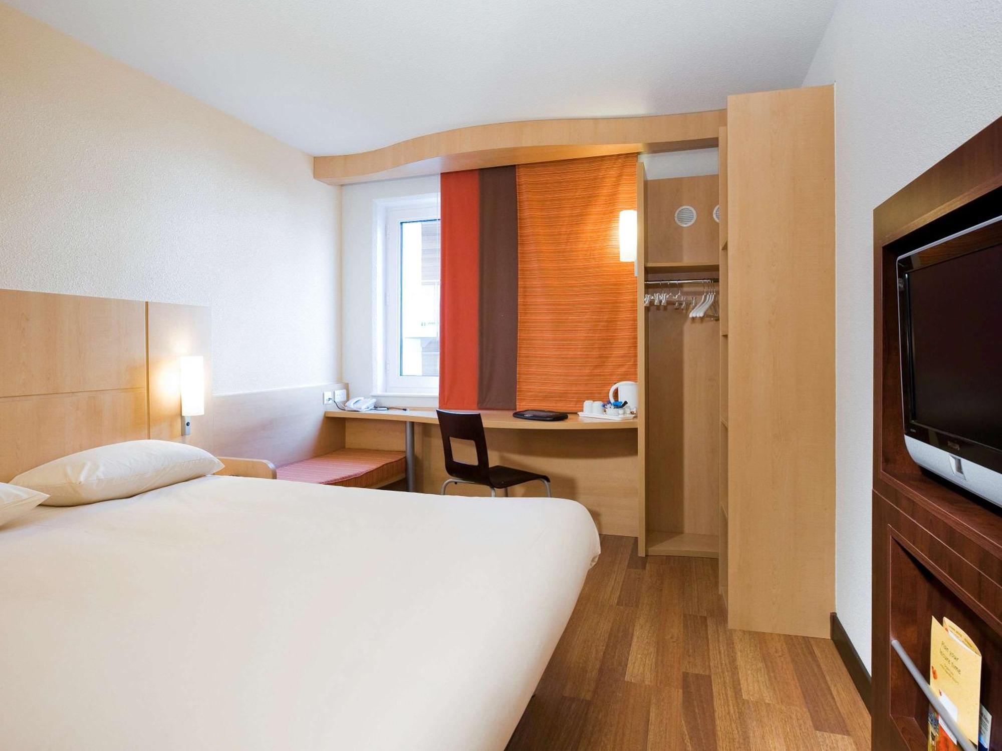 Отель Ibis Bristol Temple Meads Экстерьер фото