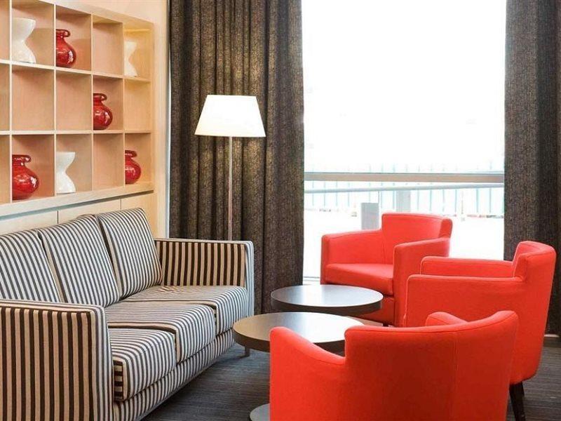 Отель Ibis Bristol Temple Meads Экстерьер фото