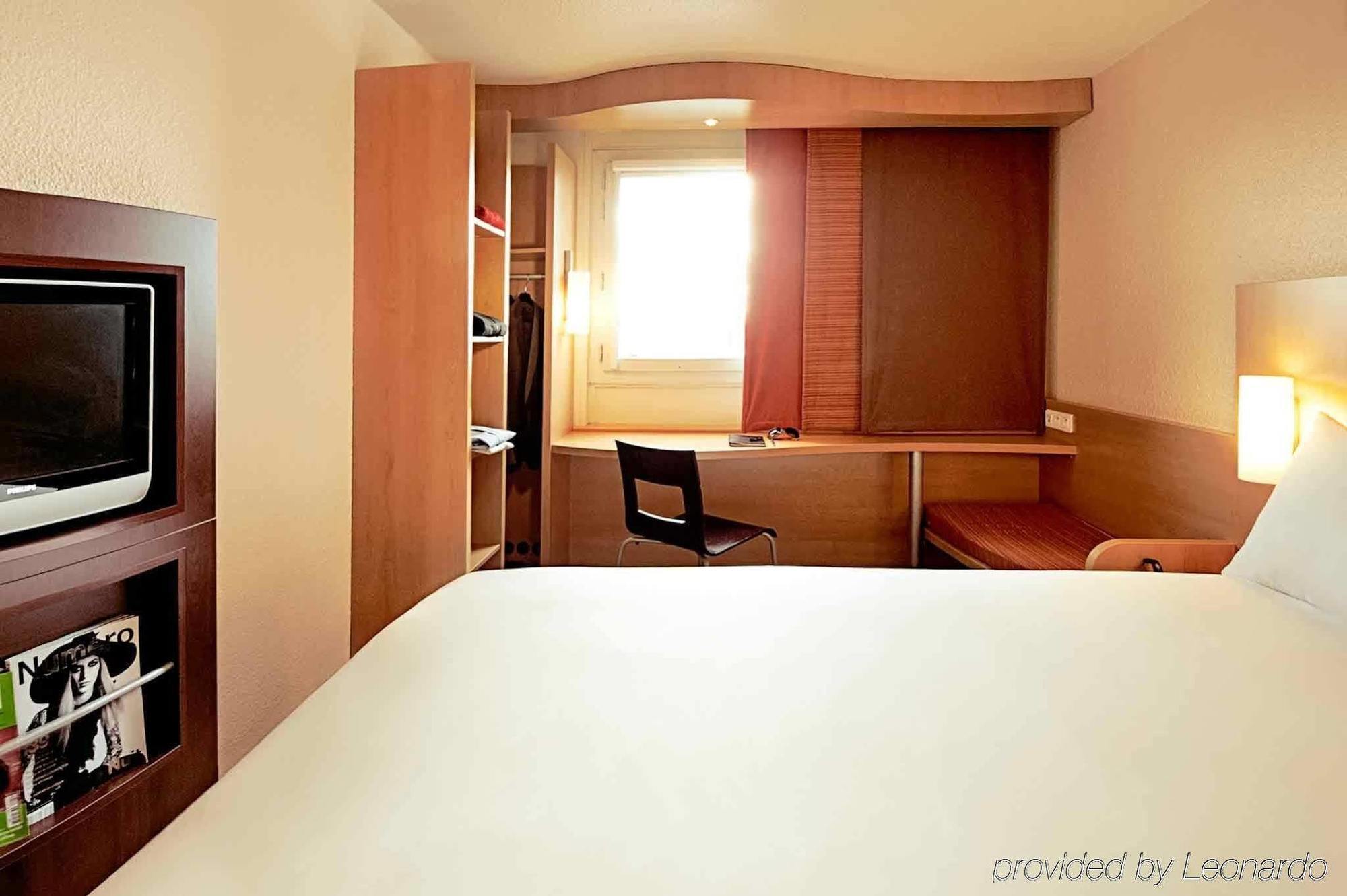 Отель Ibis Bristol Temple Meads Экстерьер фото