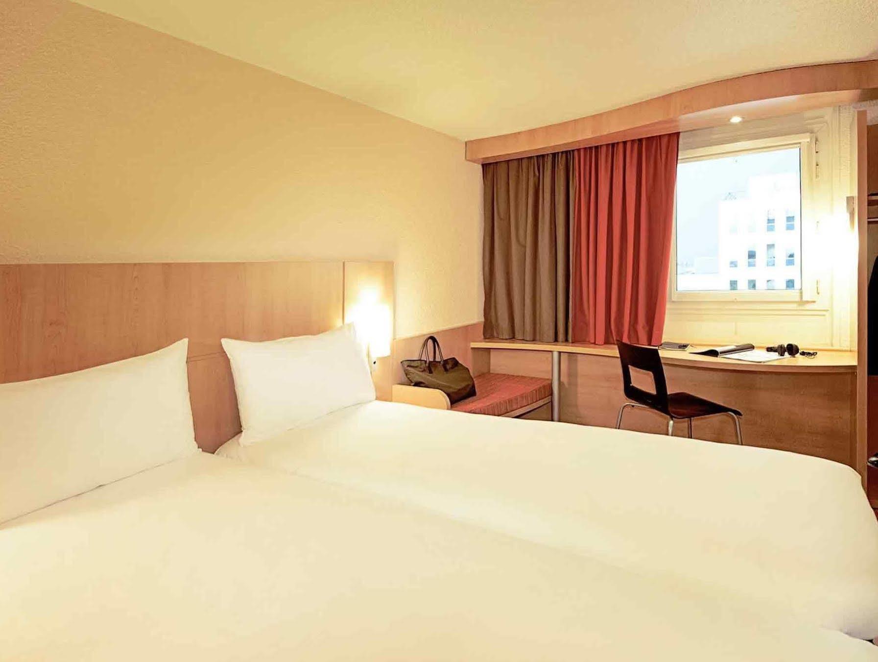 Отель Ibis Bristol Temple Meads Экстерьер фото