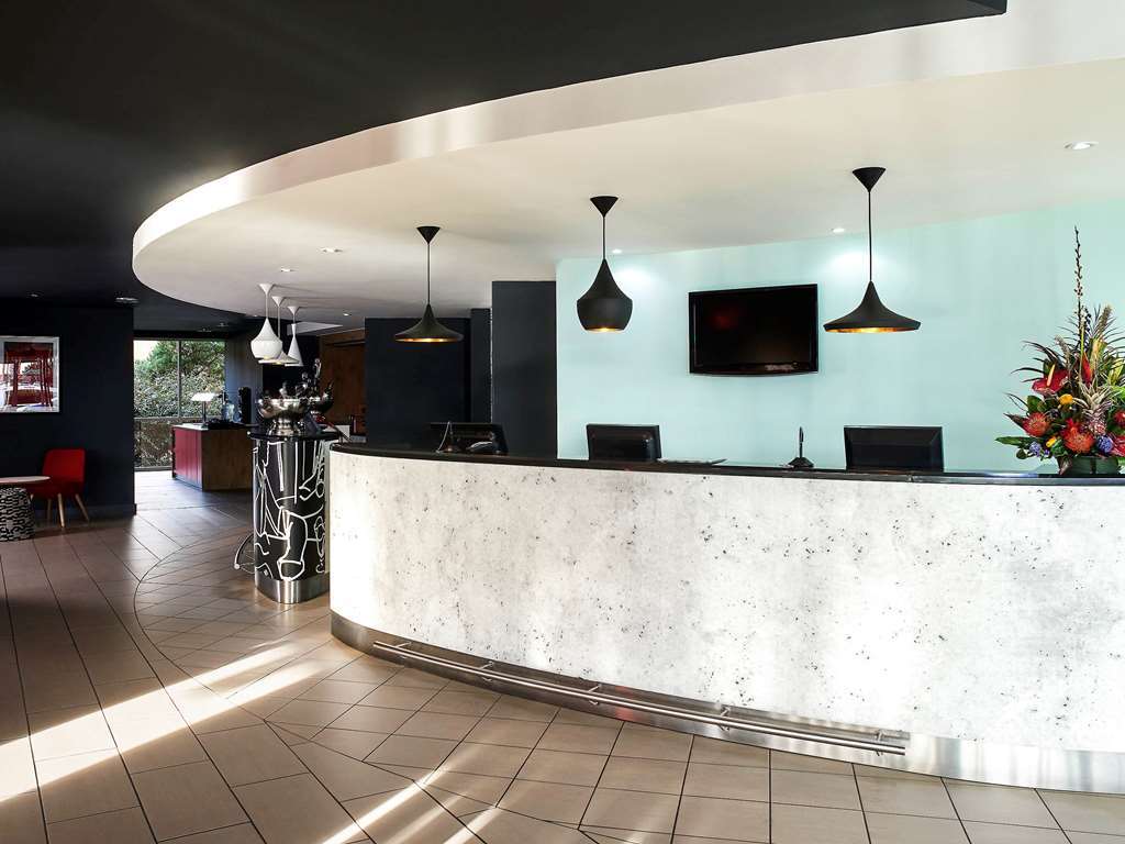 Отель Ibis Bristol Temple Meads Экстерьер фото